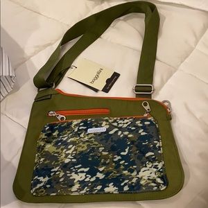 Baggallini adjustable crossbody